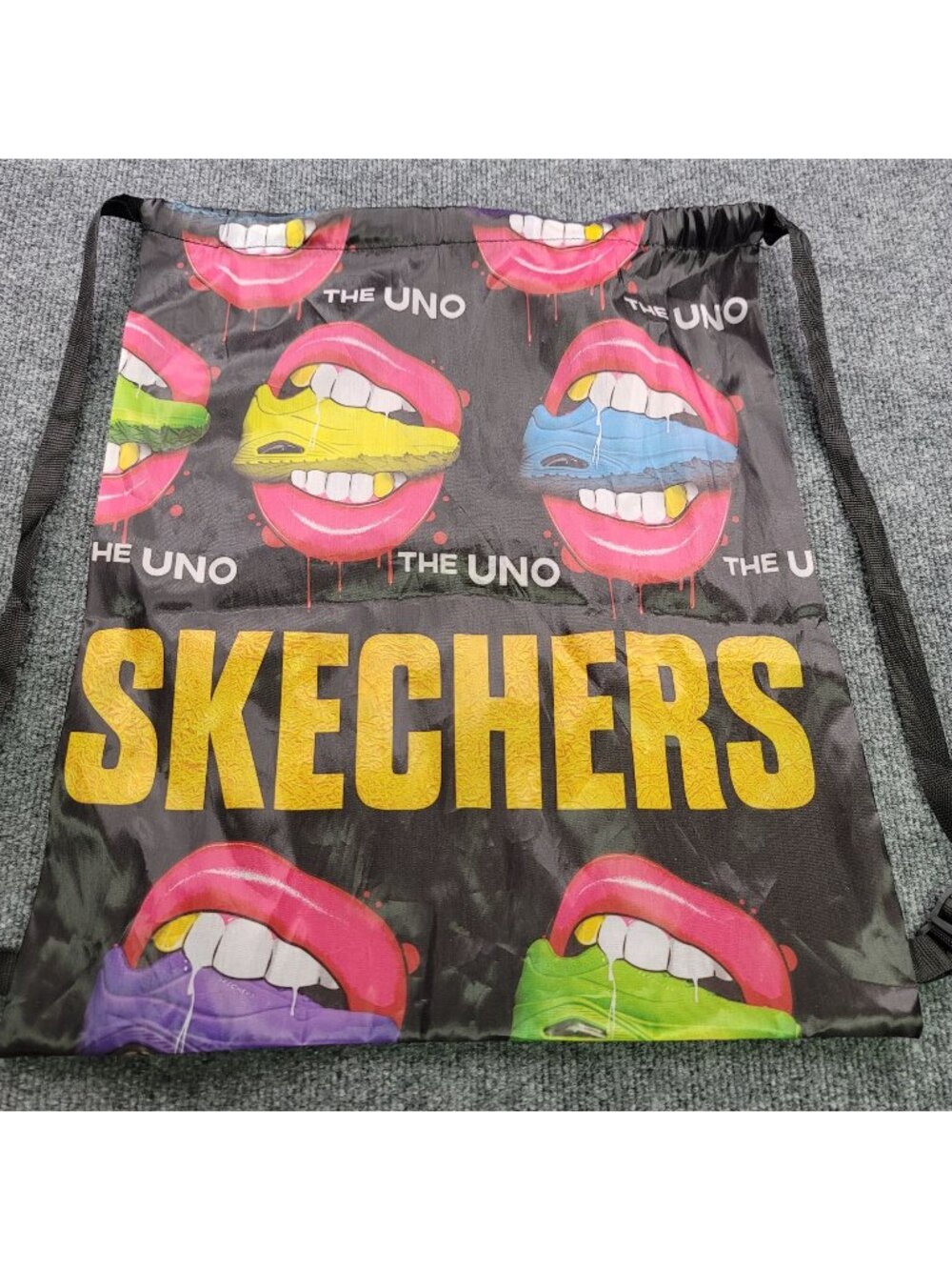 Skechers UNO Drawstring Backpack Black Lips Graphic Nylon Bag 20x17